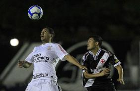 Corinthians com um futebol lento ofereceu pouco perigo ao gol do Vasco