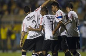 Corinthians comemorando o gol da partida
