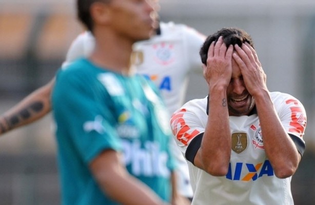 Corinthians decepciona mais uma vez e perde em casa para o Gois