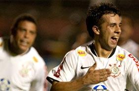 Defederico comemora seu primeiro gol no Corinthians