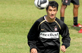 Douglas pode retornar ao Corinthians