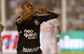 Elias marcou o segundo gol do Corinthians no jogo contra o Santos