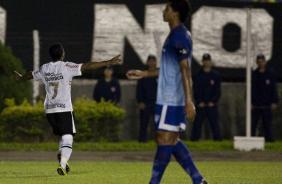 Jorge Henrique comemora gol sobre o Iraty