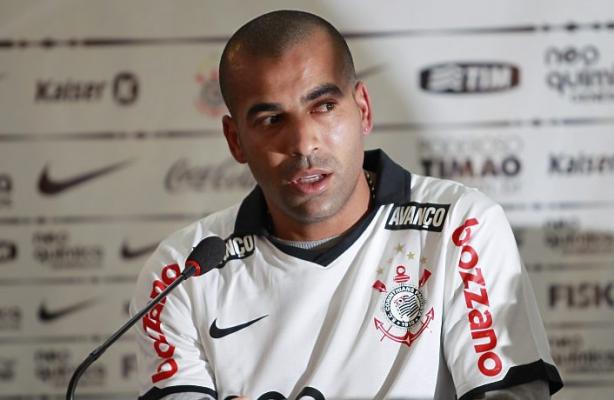 O atacante Emerson no tem retorno garantido  equipe na partida contra o Botafogo
