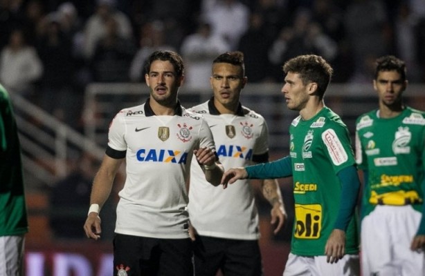 O Corinthians cumpriu a obrigao e com gol de Pato venceu o Luverdense