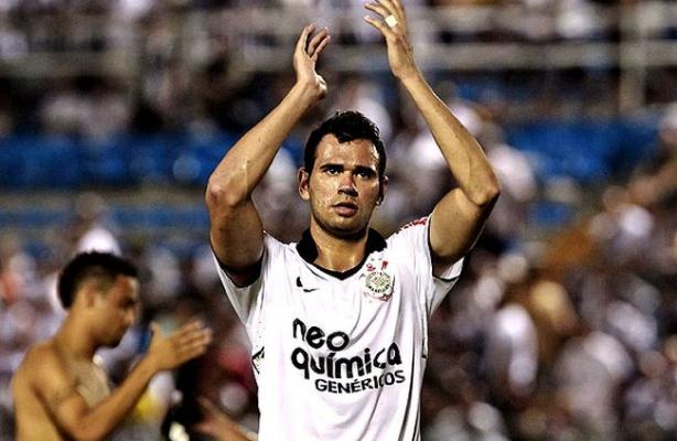 O Corinthians recusou uma oferta de 4 milhes de euros por Leandro Castn