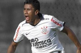 Paulinho pode acabar saindo do Corinthians por causa de salrio