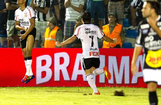 Ramirez comemora gol do Corinthians sobre o Cear