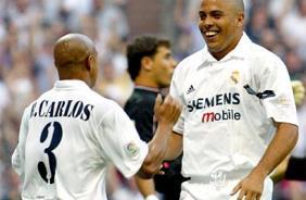Roberto Carlos e Ronaldo formavam o Real Madrid Galctico