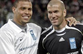 Ronaldo e Zidane dessa vez jogaram no mesmo time.
