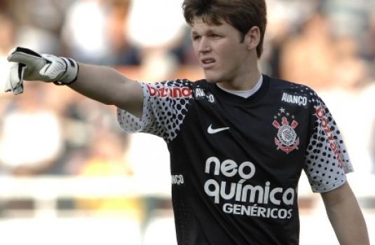 Renan perdeu espaço no Corinthians  e foi emprestado para outros clubes