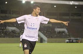 William Moraes comemorando um dos seus gols pelo Corinthians