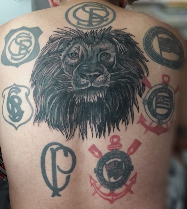 Tatuagem do Corinthians do Anderson