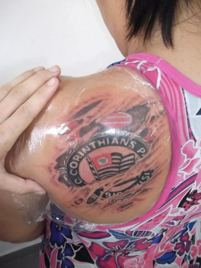 Tatuagem do Corinthians da Pri