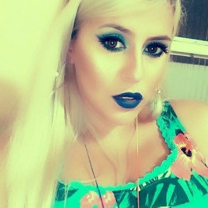Fl�via