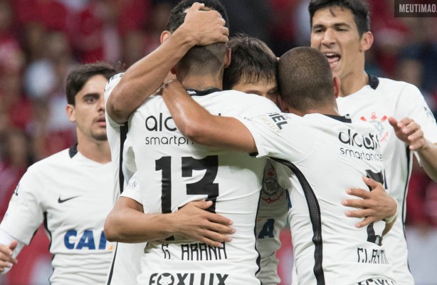 Corinthians e Internacional decidem a quarta fase da Copa do Brasil