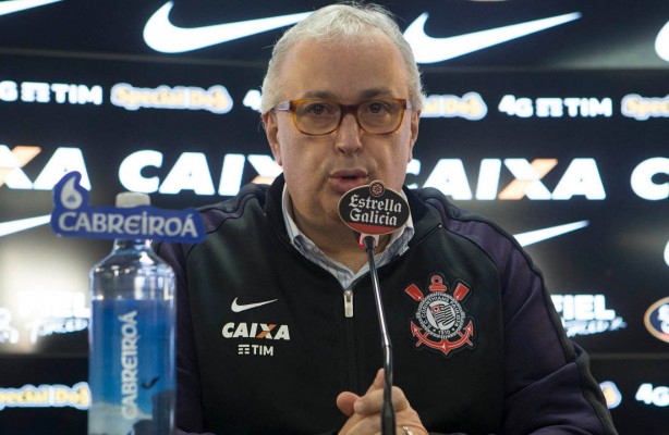 Corinthians quer contratar at trs jogadores para o Brasileiro