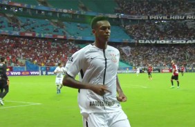 Veja o gol de Jô contra o Vitória, pelo Campeonato Brasileiro