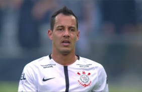 Rodriguinho perde chance clara de gol contra o Vasco