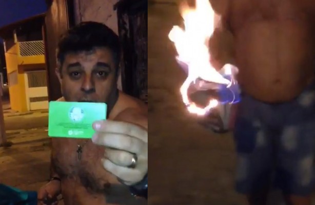 Palmeirense queima a camisa depois de perder do Corinthians