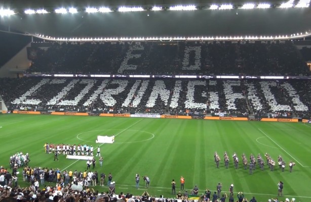 Mosaico na Arena Corinthians no jogo contra o Flamengo