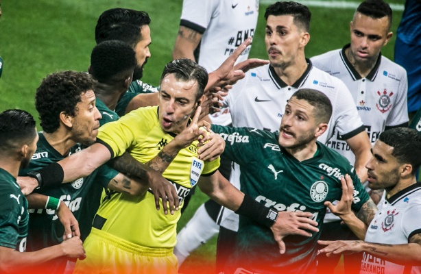 Três trunfos que Corinthians ganha pra finalíssima e os limites da pressão sobre arbitragem | RMT #7