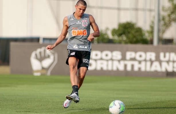 Notícias do Corinthians | Joia fora da temporada, reforço irritado e provável escalação para amanhã