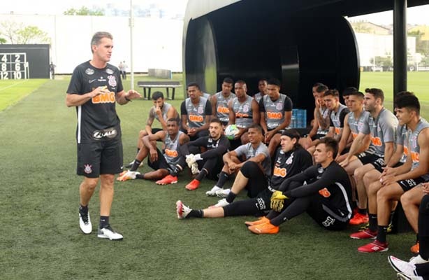 Corinthians tem tempo de sobra até o duelo com São Paulo, líder do Brasileirão