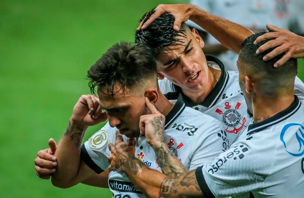 Corinthians apenas empata com o Athletico-PR e se complica no Brasileiro 2020