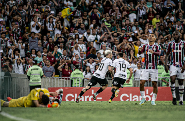 Flu empata com o Corinthians em jogo de ida da semifinal da Copa