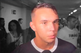 VDEO: Giovane elogia Antnio Oliveira e fala sobre relao entre o elenco do Corinthians