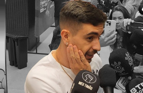 Coronado fala sobre sua condio fsica e concorrncia no meio campo do Corinthians