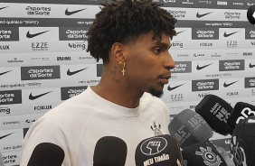 Hugo Souza rasga o verbo contra arbitragem de Corinthians 3x1 Juventude