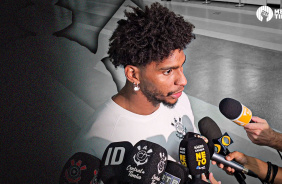 Hugo Souza comenta sobre falha cometida, atitude aps goleada sofrida e conversa com Dorival Jr.