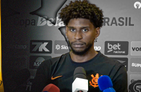 Hugo Souza comenta empate sofrido contra o Vasco e revela conversas com Yuri Alberto ap�s o jogo