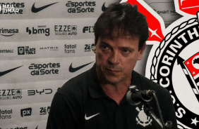 V�DEO: Diniz fala sobre empate do Corinthians, comenta Charles de zagueiro e planeja o resto da temporada
