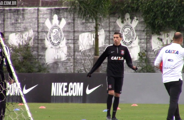Rildo j participa do treino no Corinthians