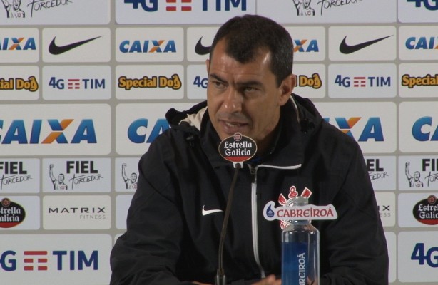Aps derrota, Carille comenta 'falta' que originou gol irregular do Fluminense