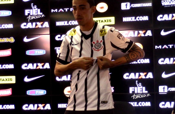 Atacante Rildo  apresentado oficialmente no Corinthians