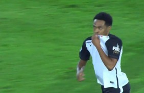Elias marca o gol de empate para o Corinthians contra o Santa Fe