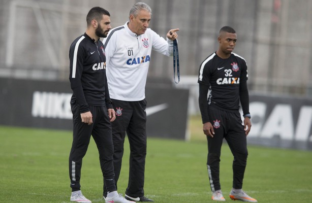 Tite esconde o jogo antes da partida contra o Flamengo