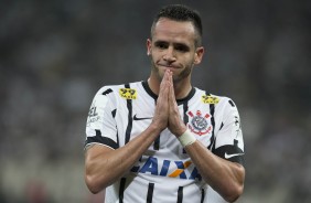 Zaga do Cruzeiro evita gol do Timão duas vezes em cima da linha