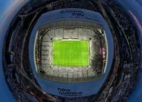 Drone sobrevoando a Arena Corinthians