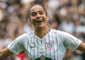 Juliete comemora gol com a camisa do Corinthians