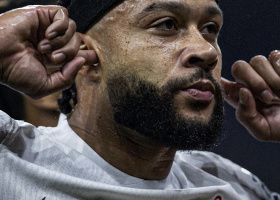 Memphis Depay comemorando gol pelo Corinthians