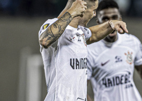 Rodrigo Garro comemorando gol contra o Palmeiras