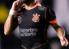 Yuri Alberto comemora gol pelo Corinthians
