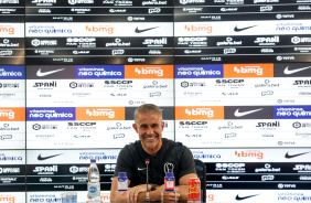 Sylvinho conversou com a imprensa antes da estreia no Campeonato Paulista, contra a Ferroviária