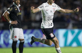 Moscardo comemorando o primeiro gol dele como profissional