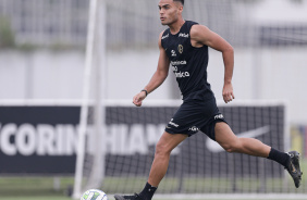Fausto Vera em ação durante treino do Corinthians no CT Joaquim Grava